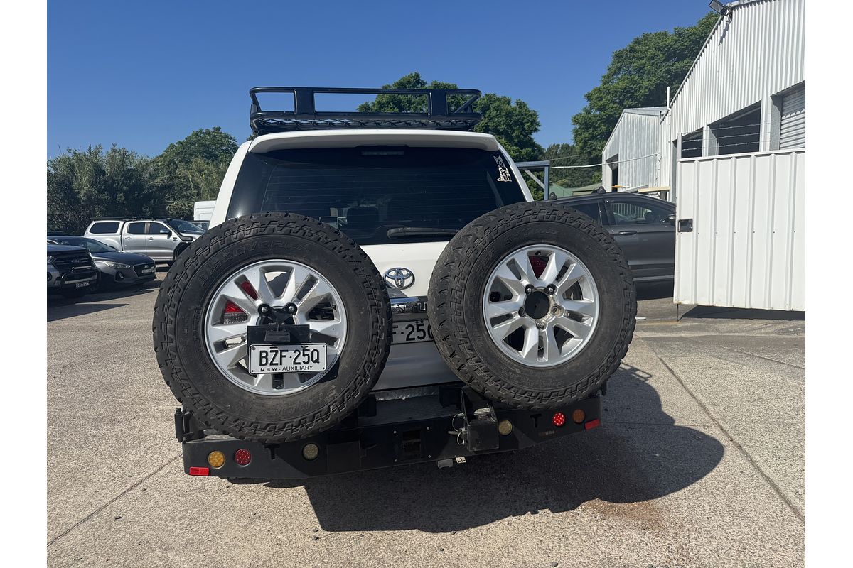 2011 Toyota Landcruiser GXL VDJ200R