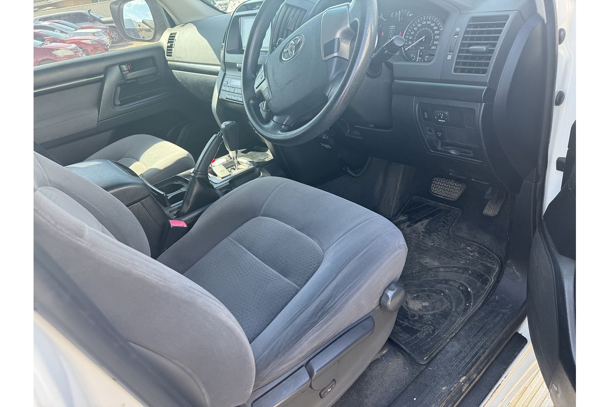 2011 Toyota Landcruiser GXL VDJ200R