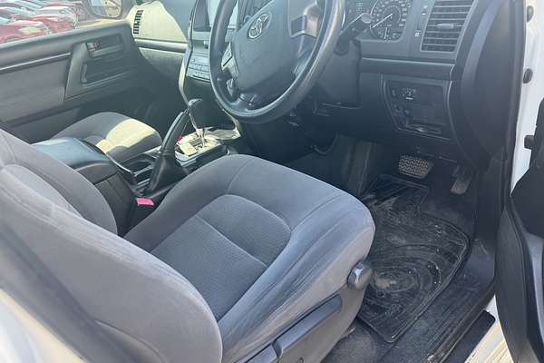 2011 Toyota Landcruiser GXL VDJ200R