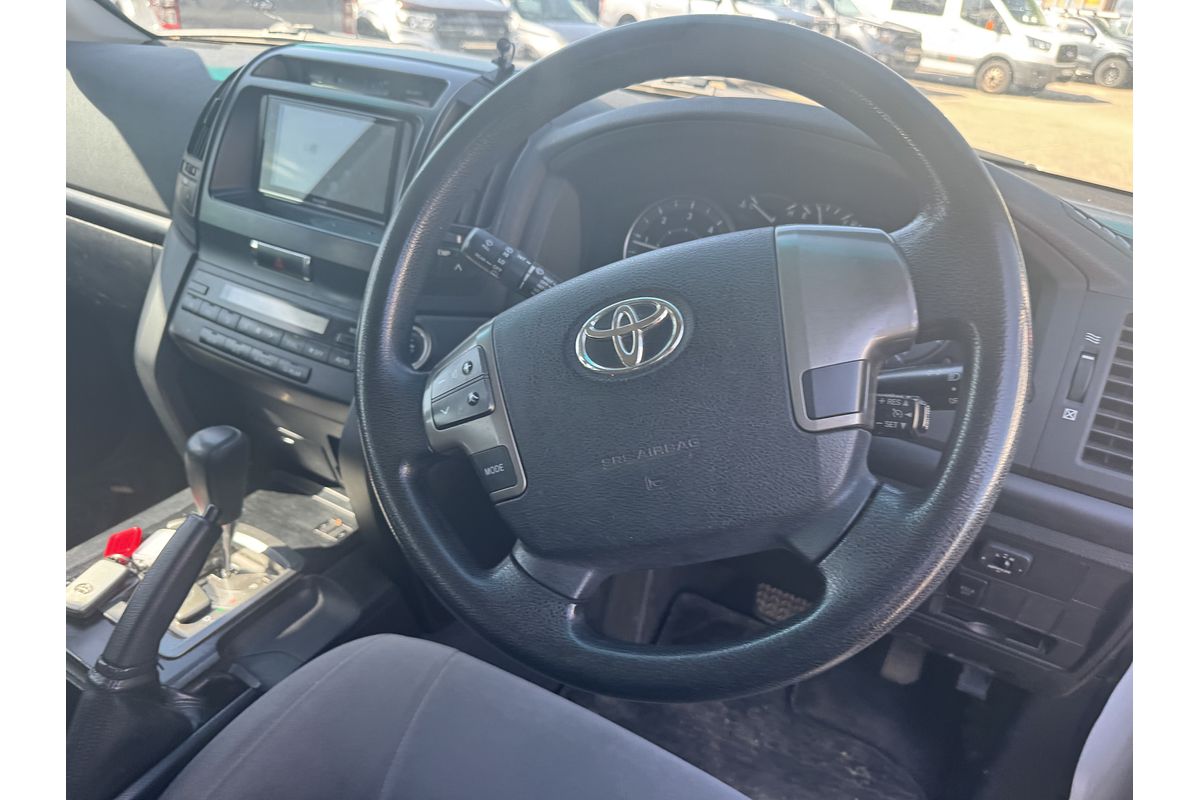 2011 Toyota Landcruiser GXL VDJ200R