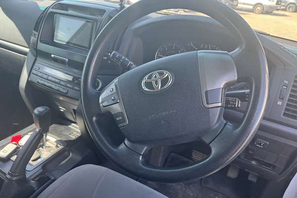 2011 Toyota Landcruiser GXL VDJ200R
