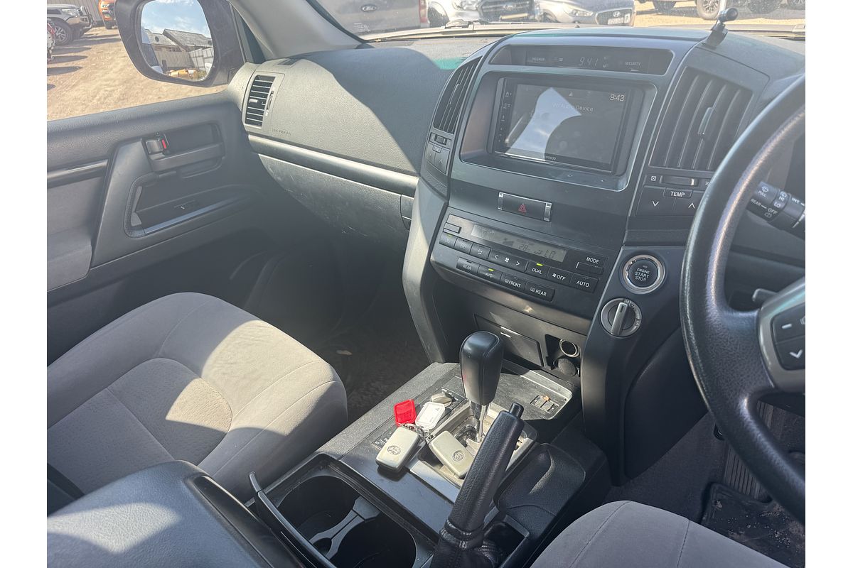 2011 Toyota Landcruiser GXL VDJ200R