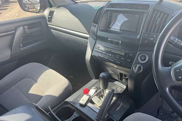 2011 Toyota Landcruiser GXL VDJ200R