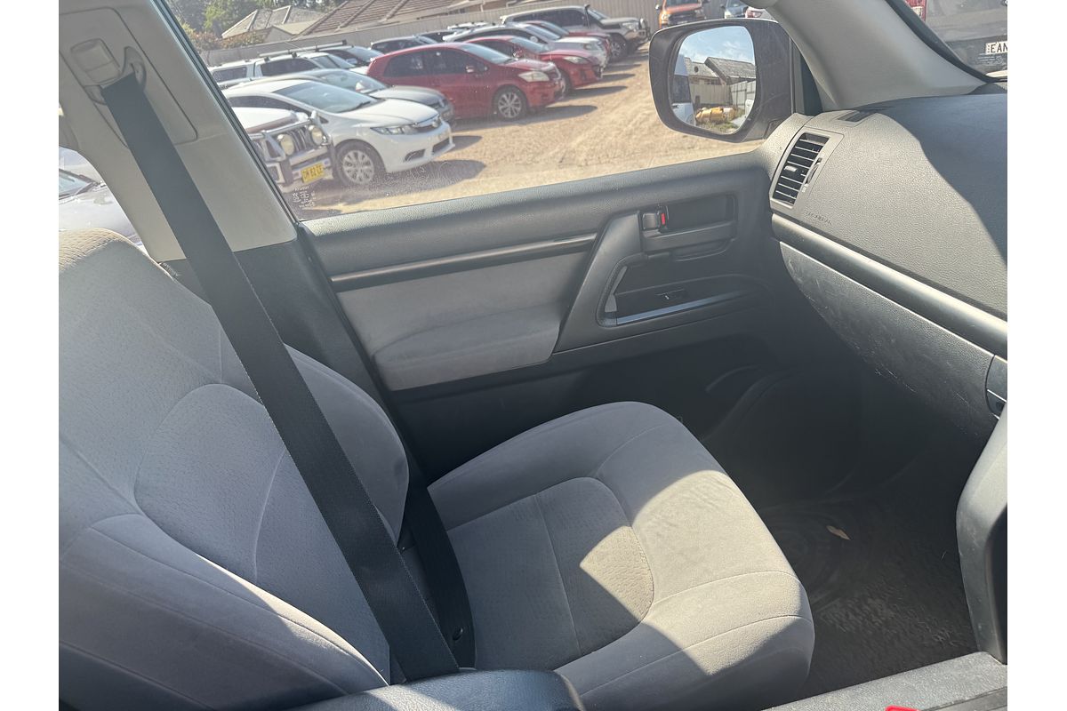 2011 Toyota Landcruiser GXL VDJ200R