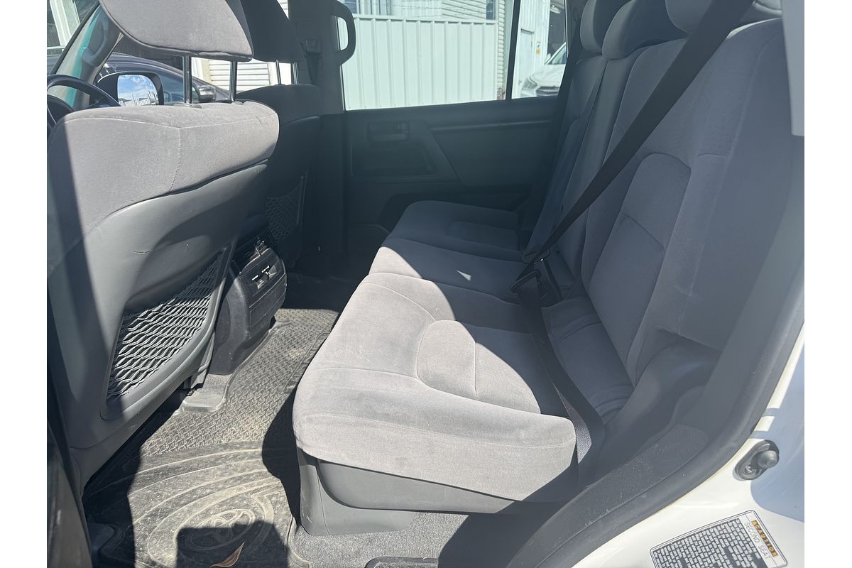 2011 Toyota Landcruiser GXL VDJ200R