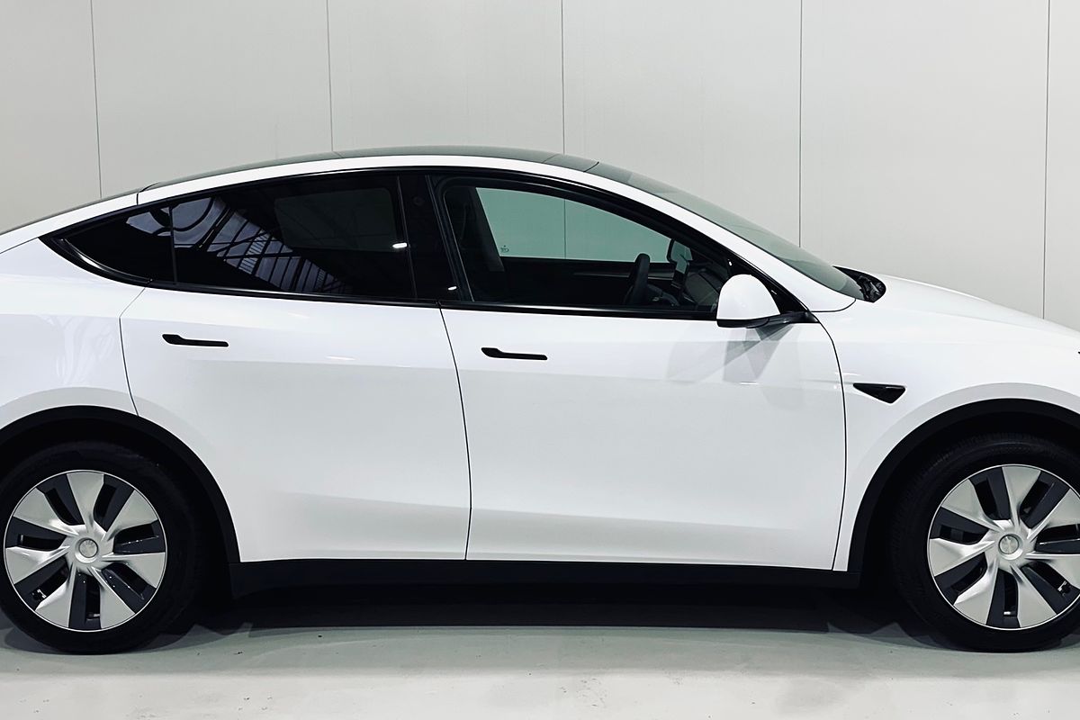 2023 Tesla Model Y Rear-Wheel Drive