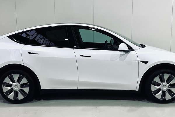 2023 Tesla Model Y Rear-Wheel Drive