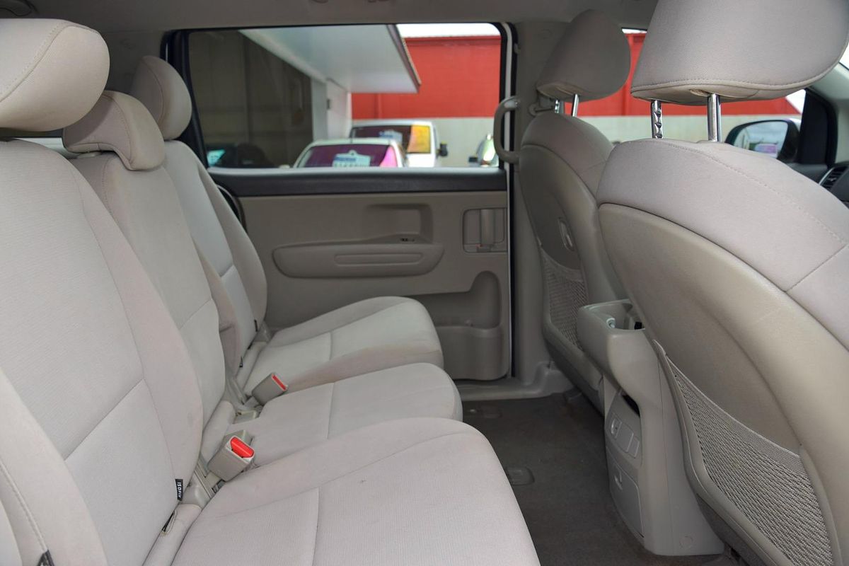 2016 Kia Carnival S YP