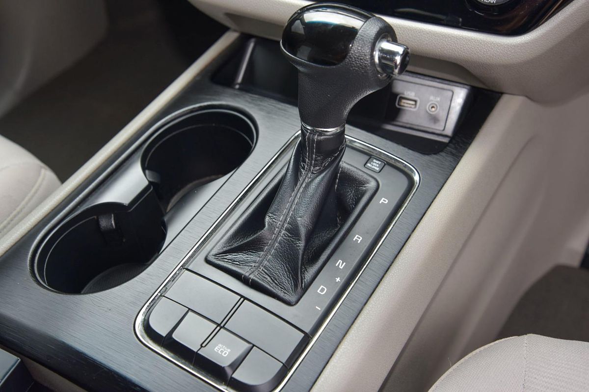2016 Kia Carnival S YP