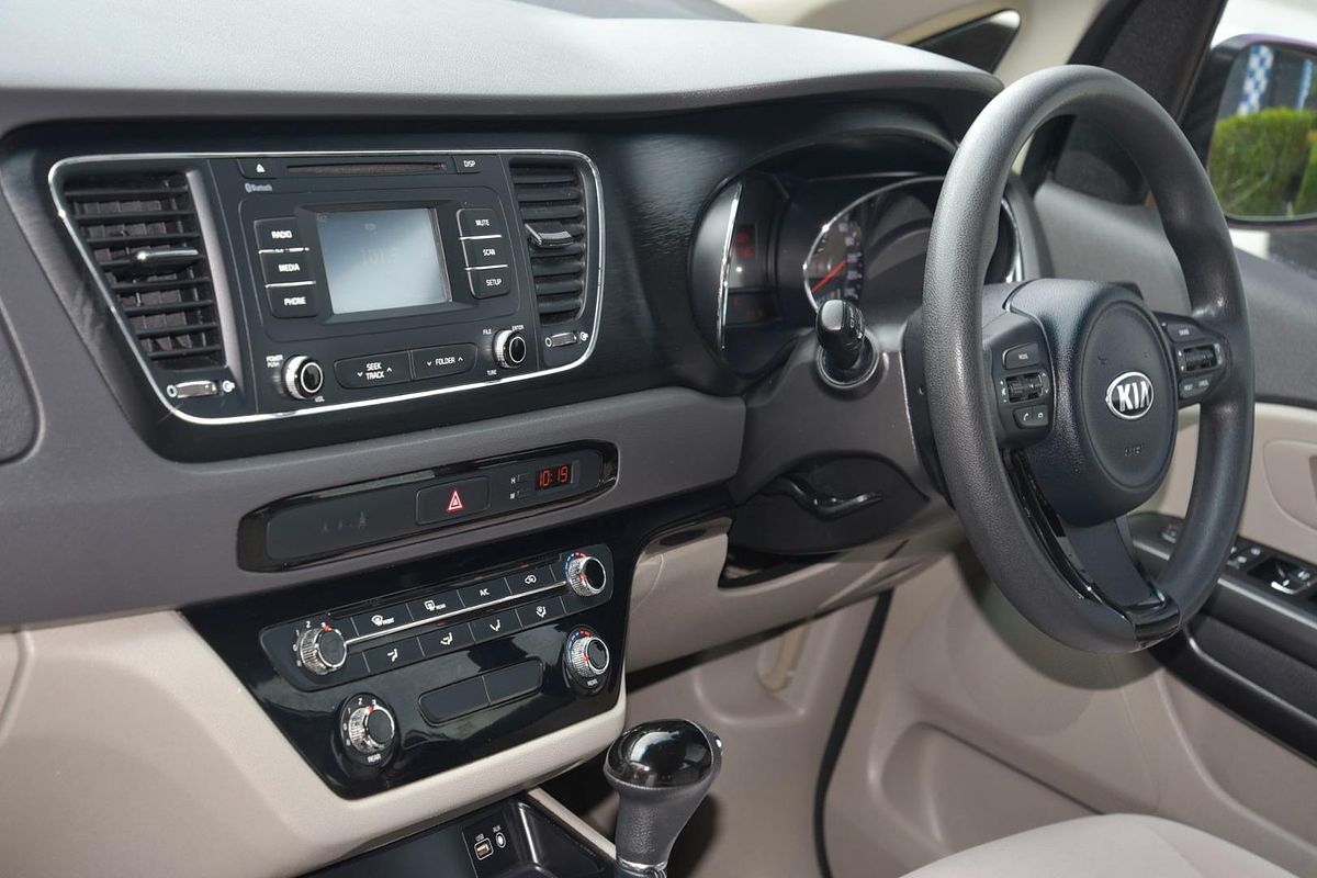 2016 Kia Carnival S YP