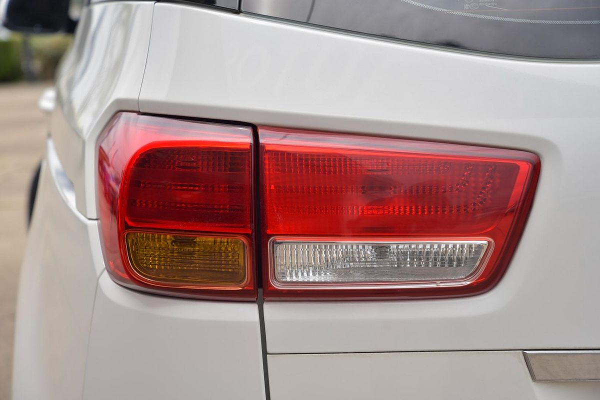 2016 Kia Carnival S YP