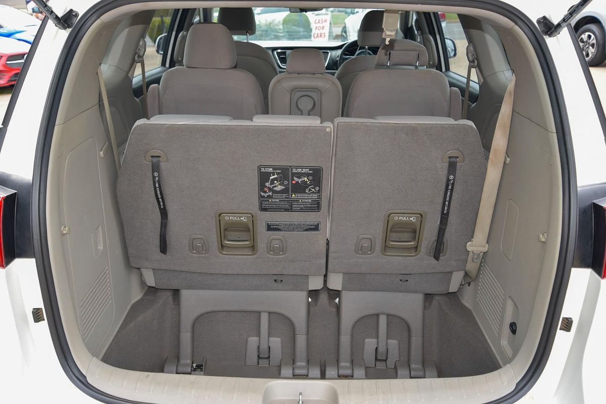 2016 Kia Carnival S YP