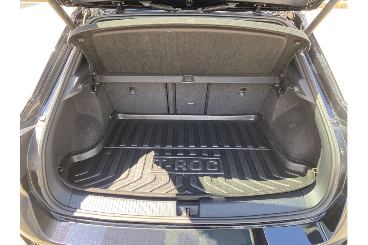 2023 Volkswagen T-Roc 140TSI R-Line D11