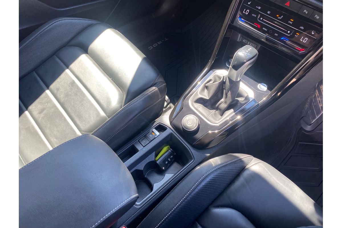 2023 Volkswagen T-Roc 140TSI R-Line D11