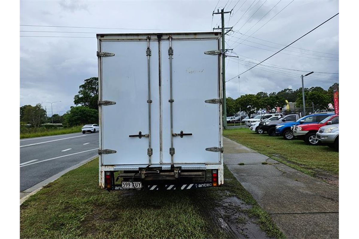2014 Mitsubishi Canter