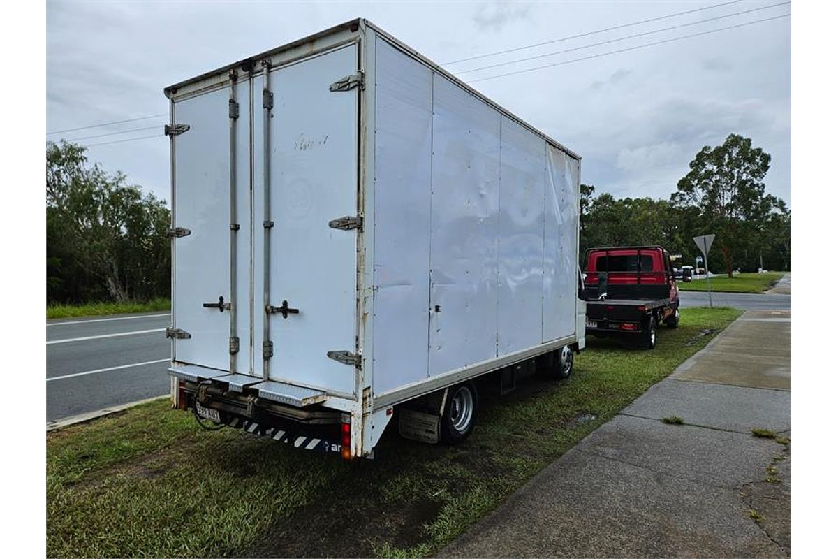 2014 Mitsubishi Canter