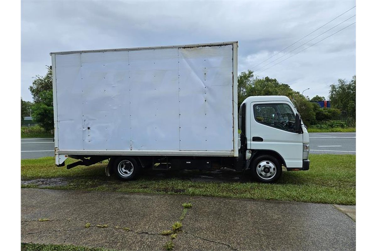 2014 Mitsubishi Canter