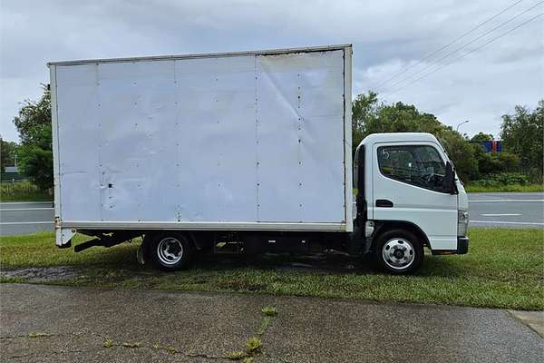 2014 Mitsubishi Canter