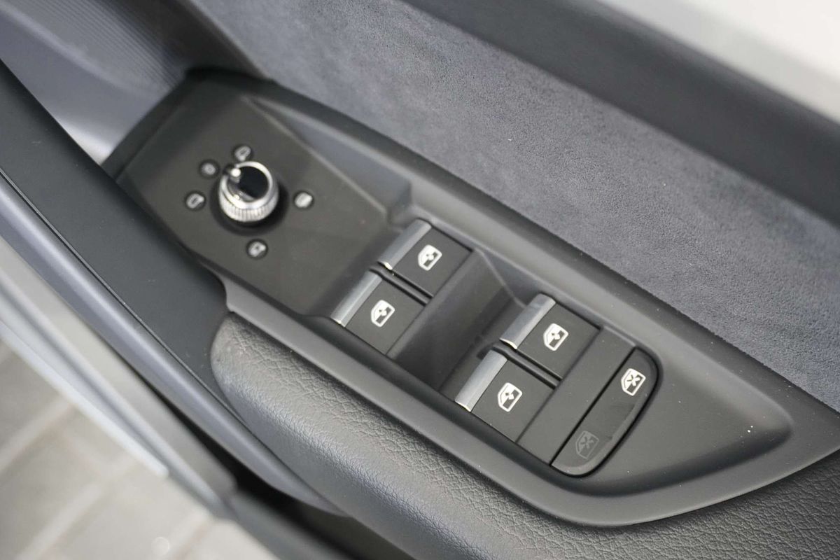 2024 Audi Q5 45 TFSI S Line FY