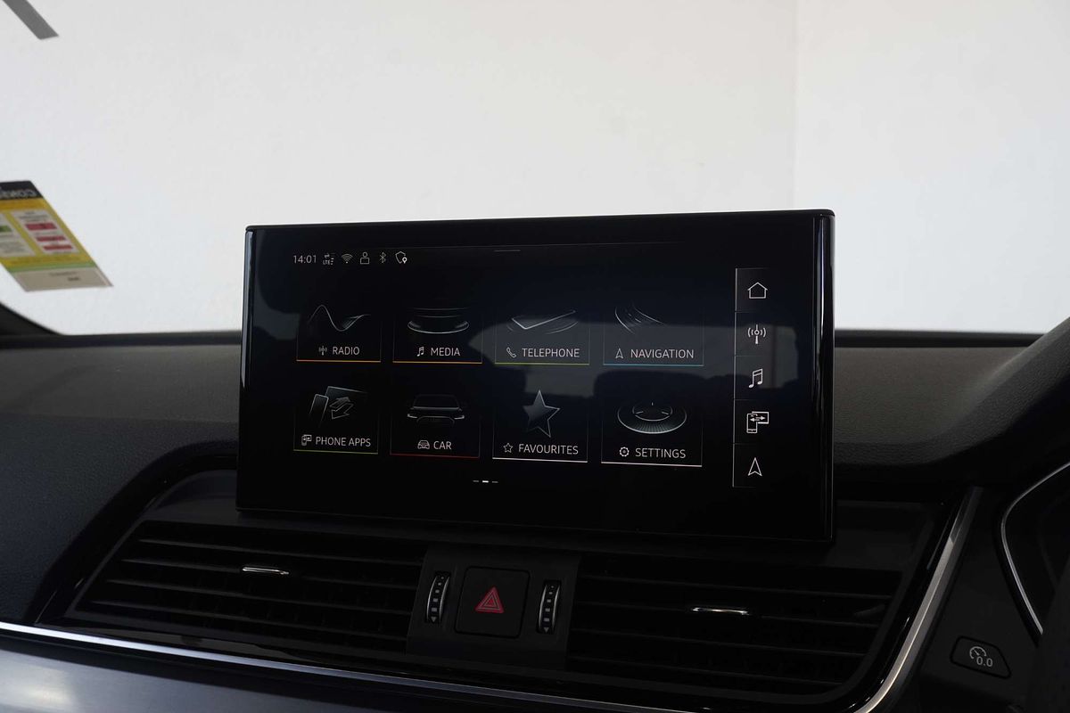 2024 Audi Q5 45 TFSI S Line FY