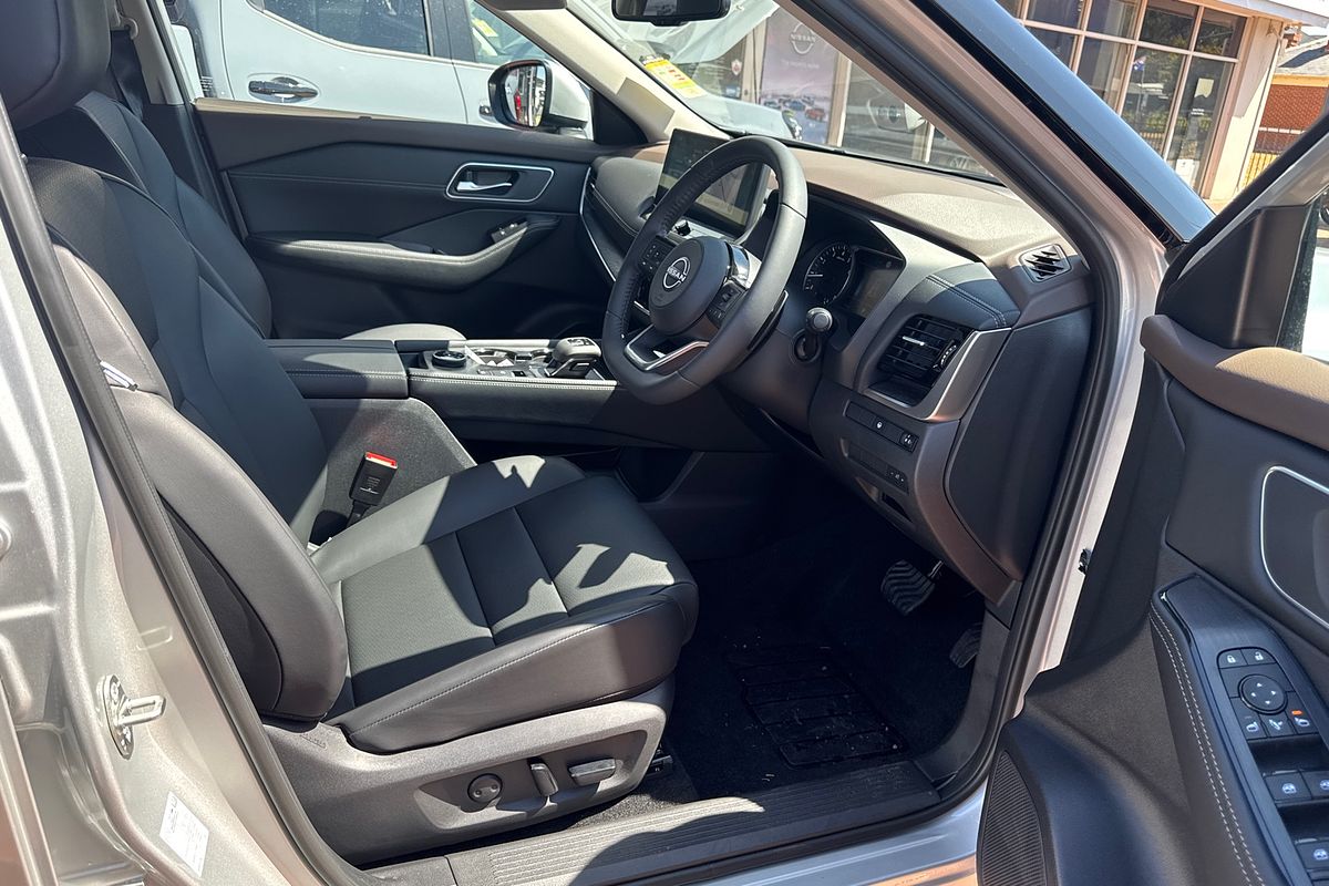 2024 Nissan X-TRAIL ST-L T33