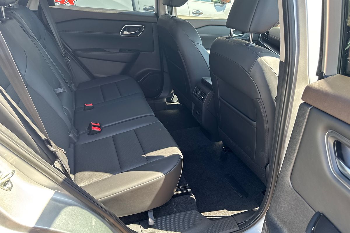 2024 Nissan X-TRAIL ST-L T33