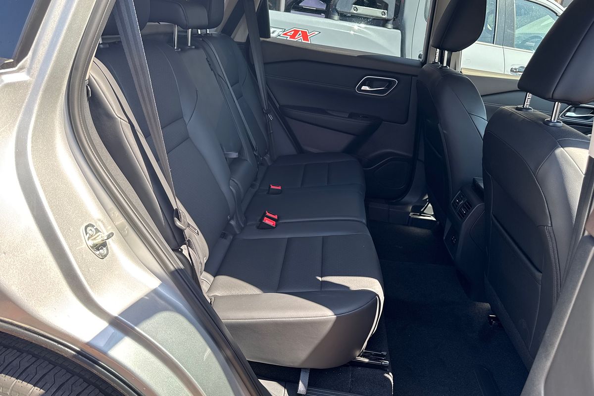 2024 Nissan X-TRAIL ST-L T33