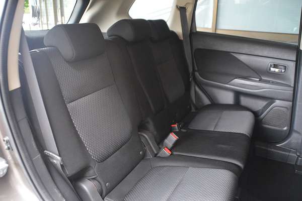 2015 Mitsubishi Outlander LS ZK