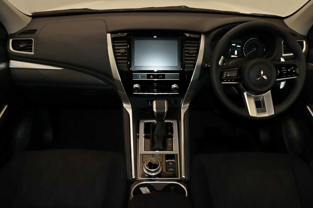 2024 Mitsubishi Pajero Sport GLS QG
