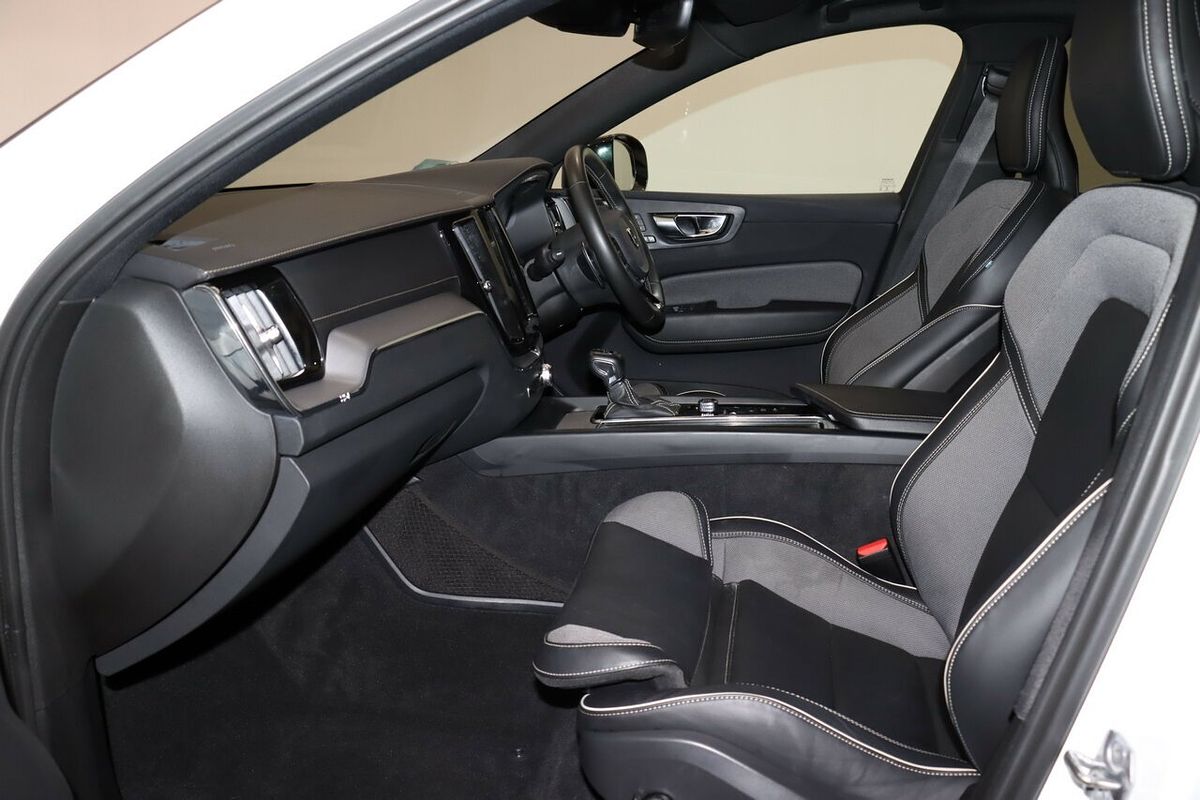 2020 Volvo XC60 D5 R-Design