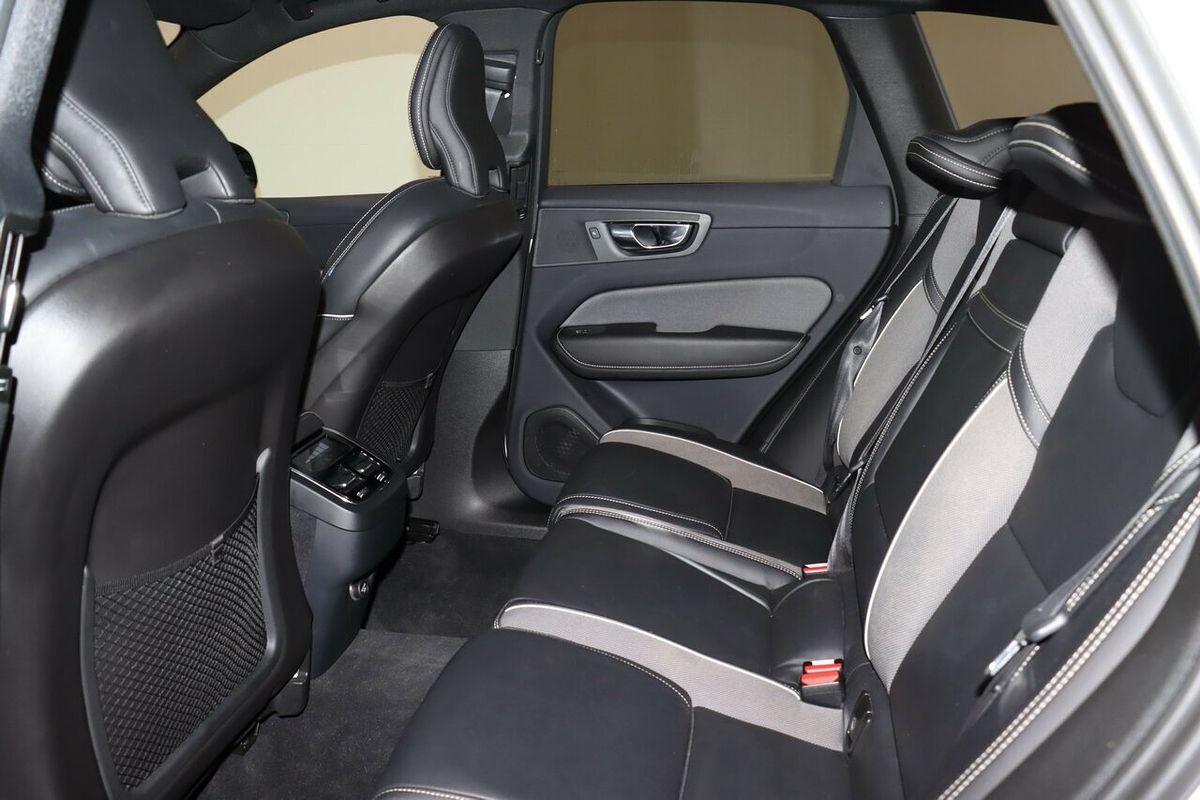 2020 Volvo XC60 D5 R-Design