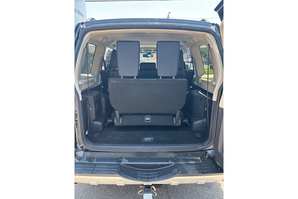 2014 Mitsubishi Pajero Exceed NX