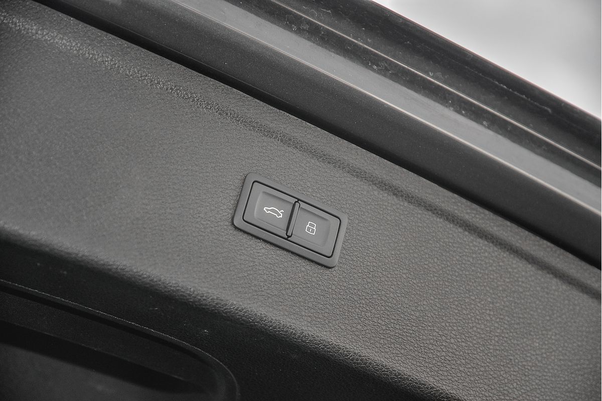 2023 Audi Q5 35 TDI FY