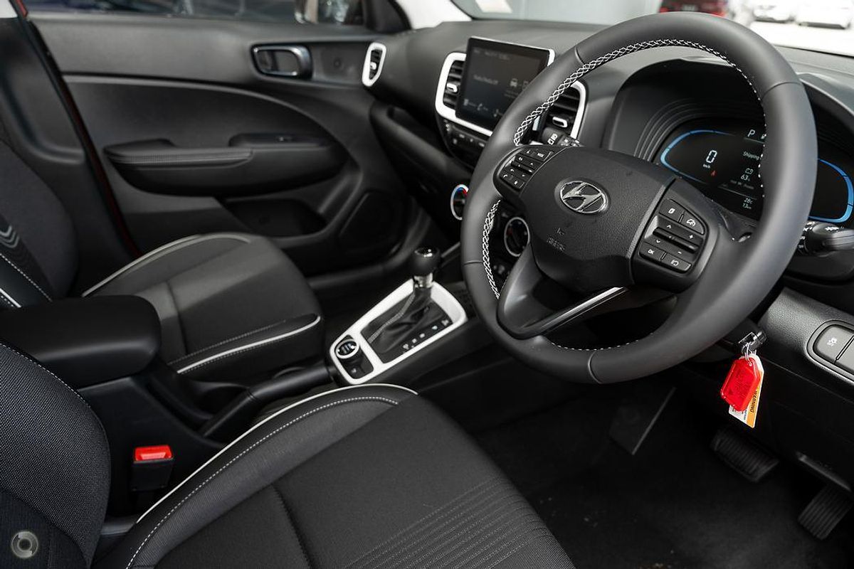 2025 Hyundai Venue Active QX.V5