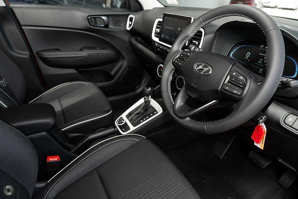 2025 Hyundai Venue Active QX.V5