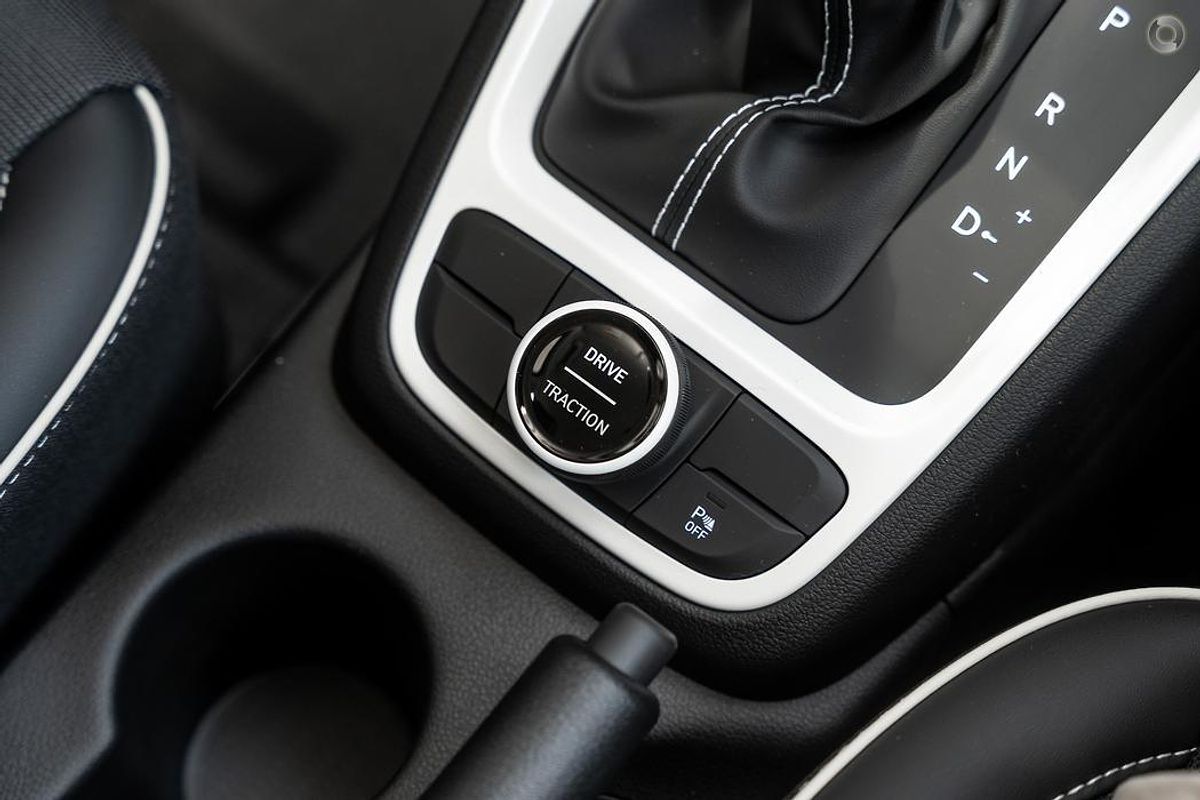 2025 Hyundai Venue Active QX.V5