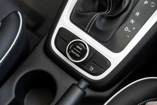 2025 Hyundai Venue Active QX.V5