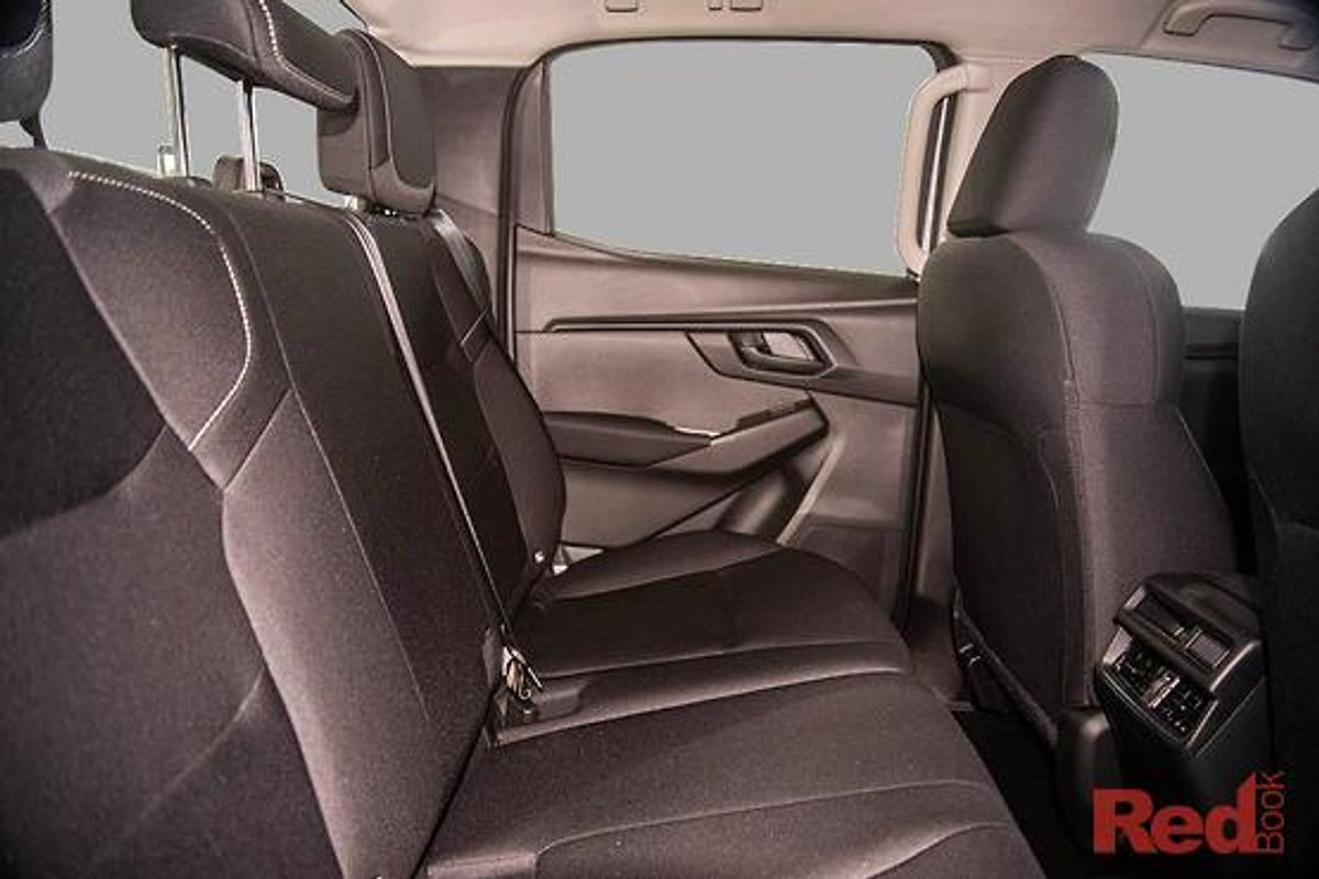 2024 Isuzu D-MAX SX High Ride Rear Wheel Drive