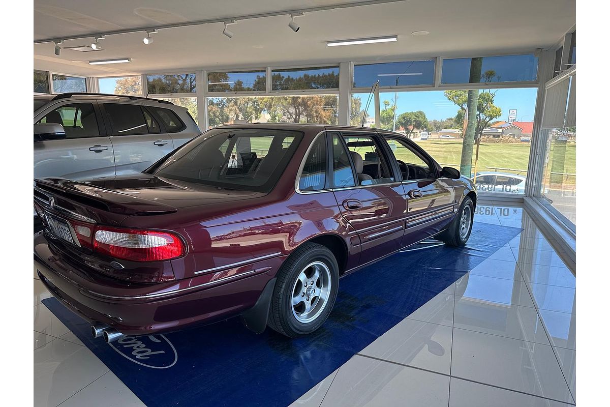 1998 Ford LTD DL