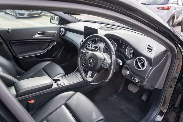 2015 Mercedes-Benz GLA-Class GLA180 X156