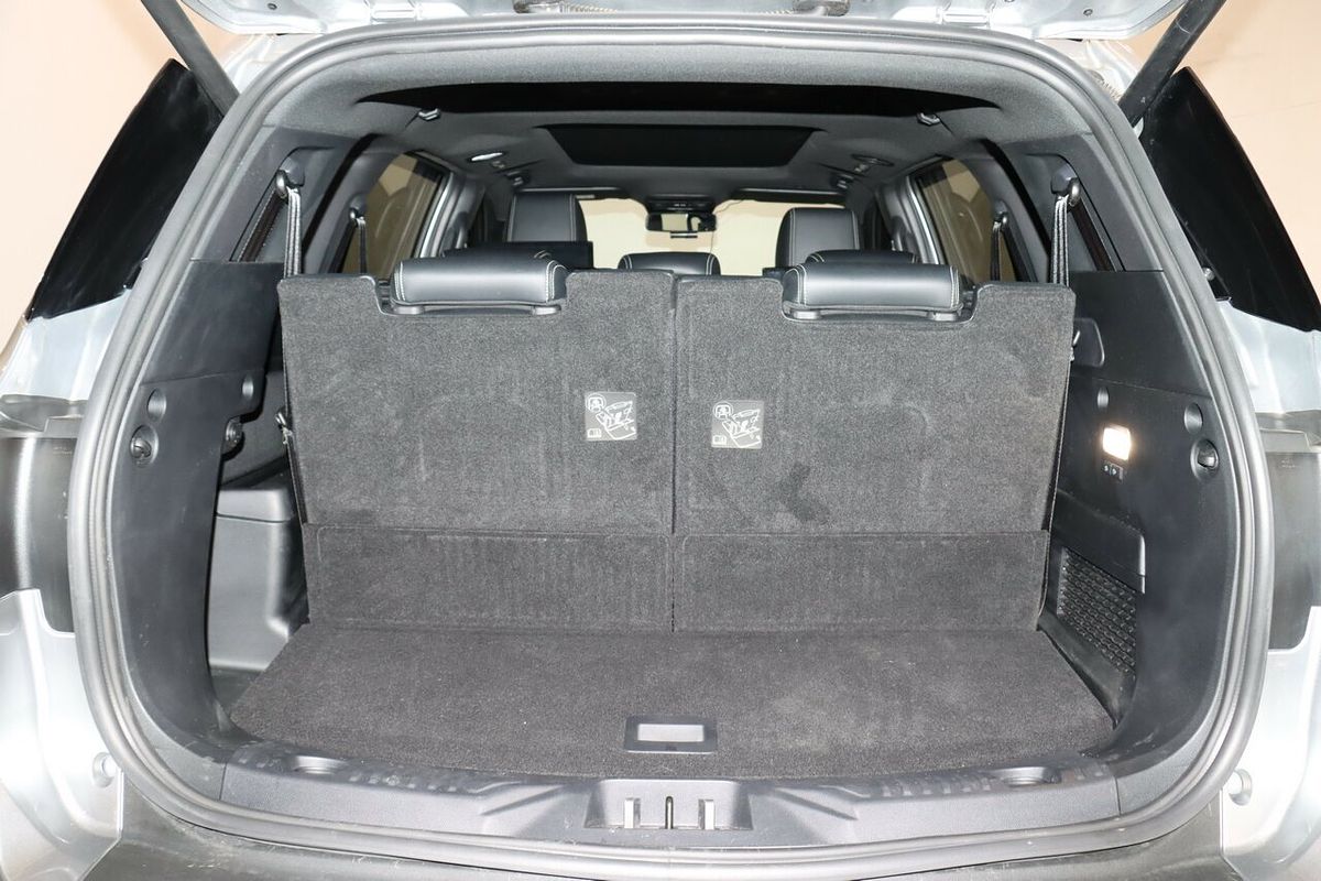 2024 Ford Everest Platinum