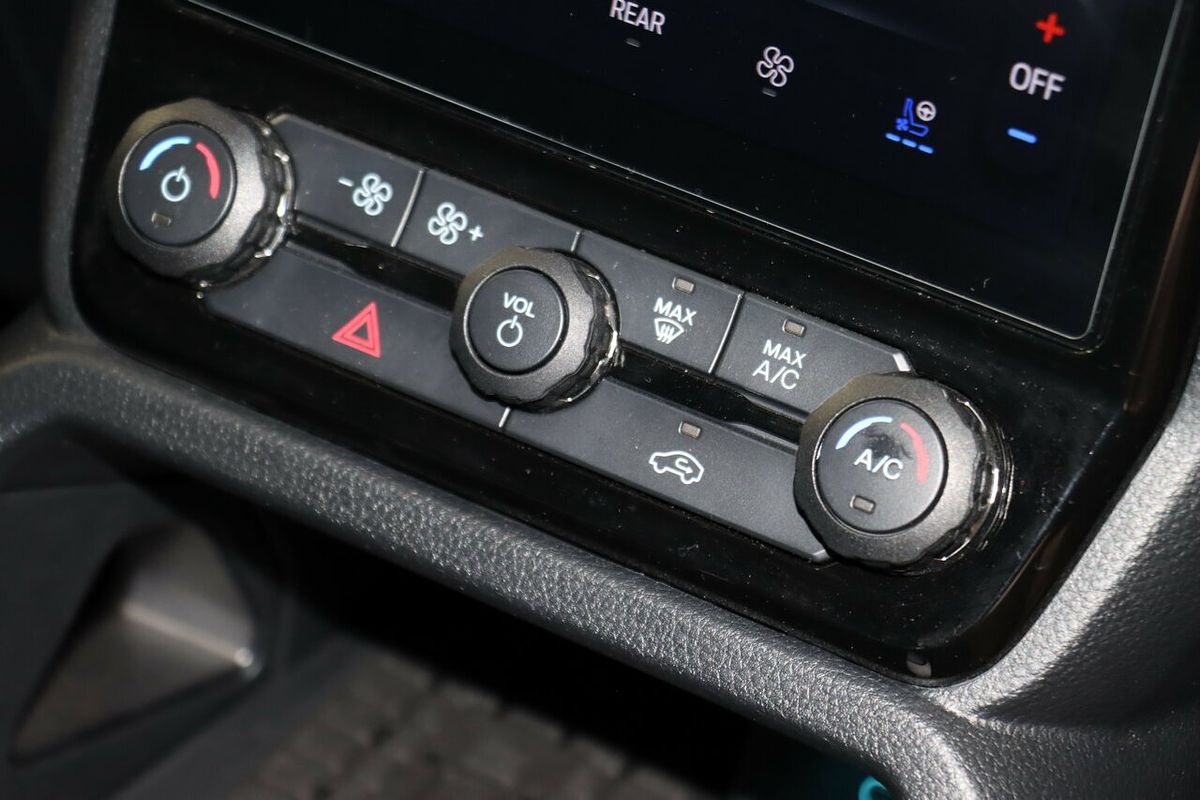 2024 Ford Everest Platinum