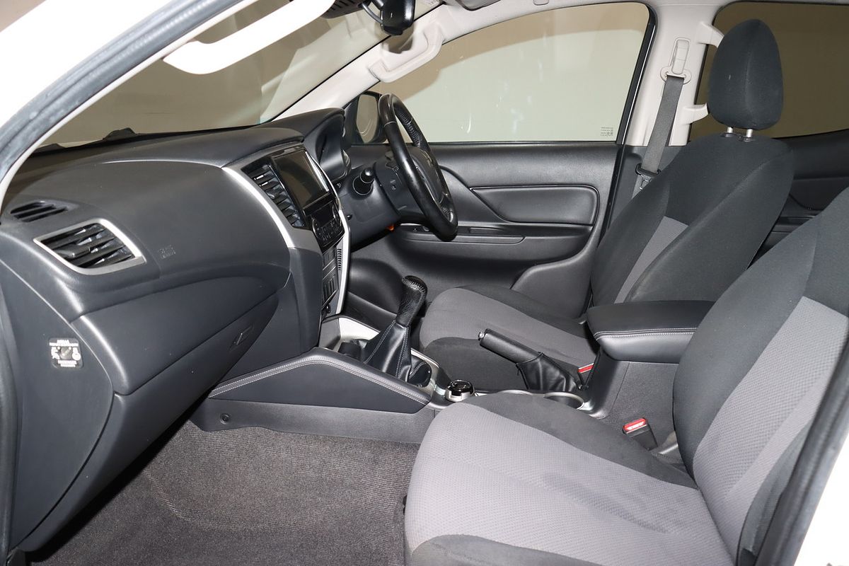 2020 Mitsubishi Triton GLX-R MR 4X4