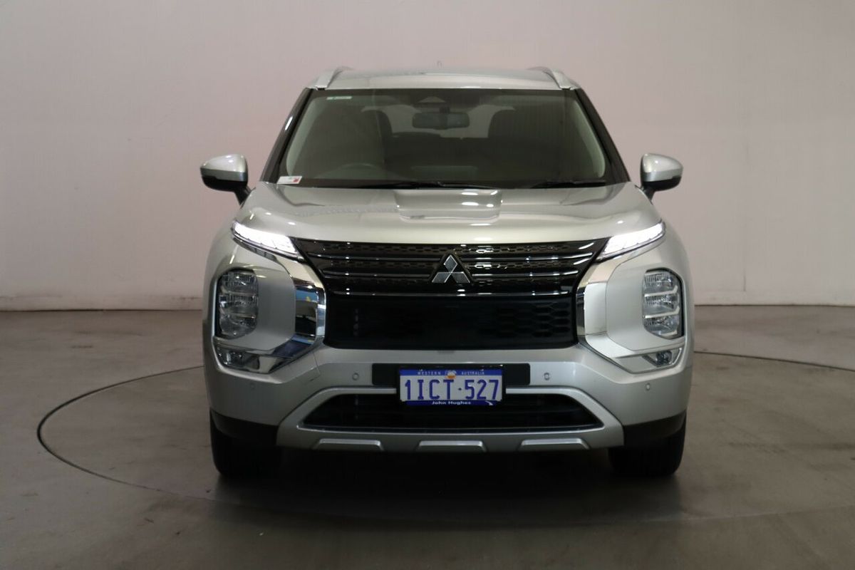 2023 Mitsubishi Outlander LS ZM