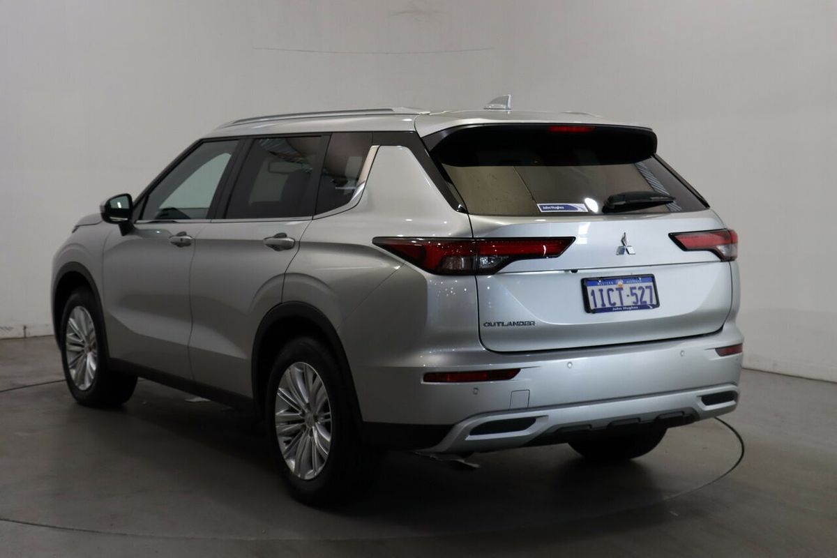 2023 Mitsubishi Outlander LS ZM