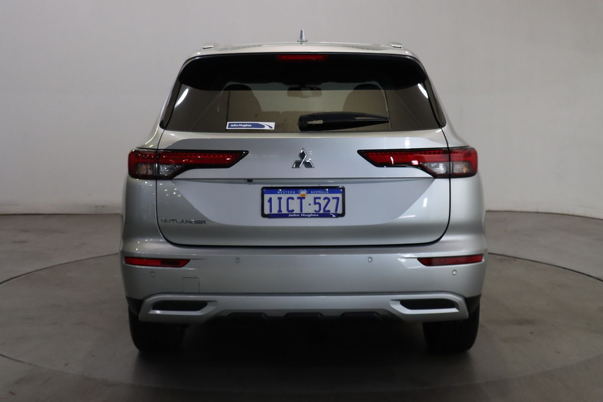 2023 Mitsubishi Outlander LS ZM