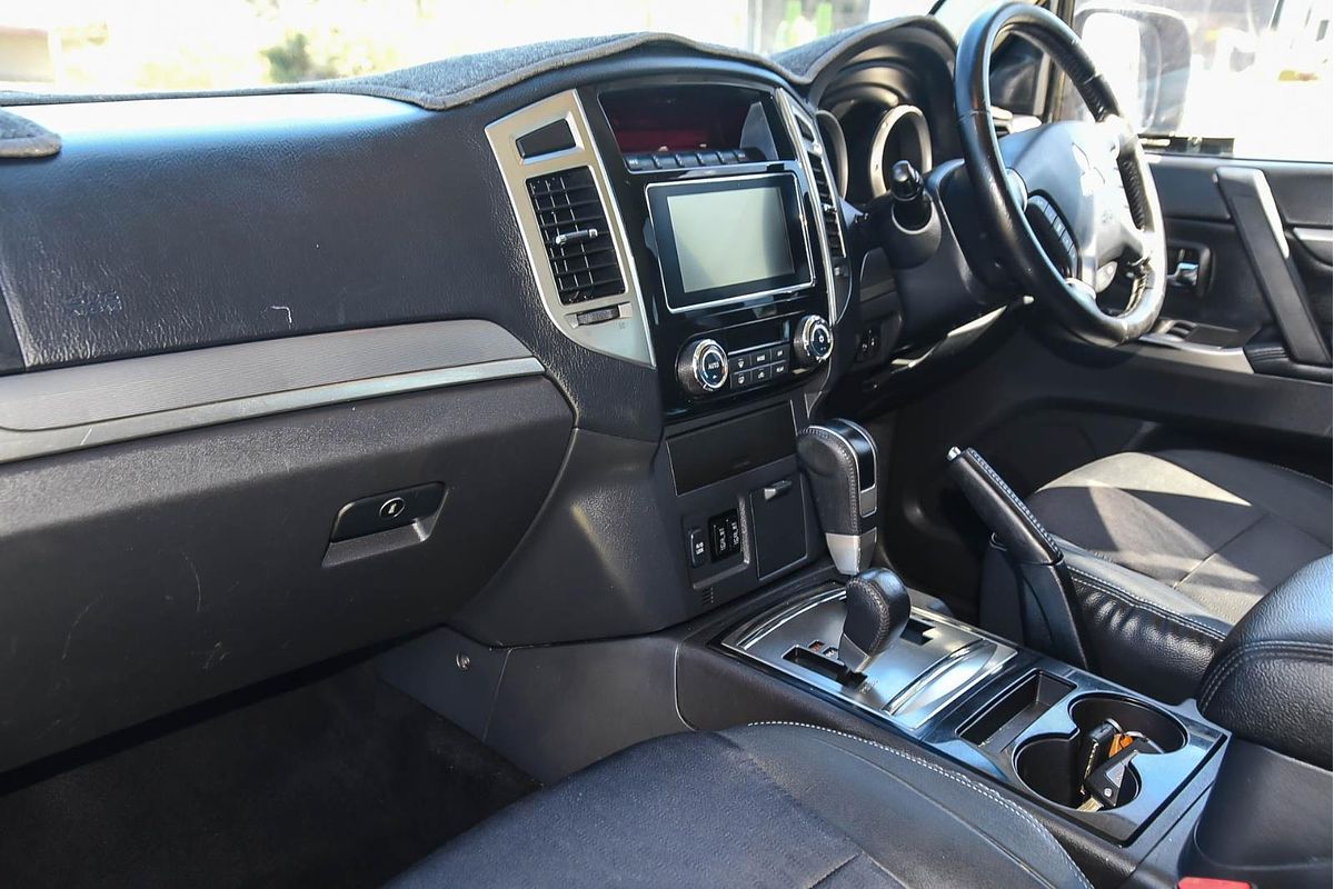 2016 Mitsubishi Pajero GLS NX