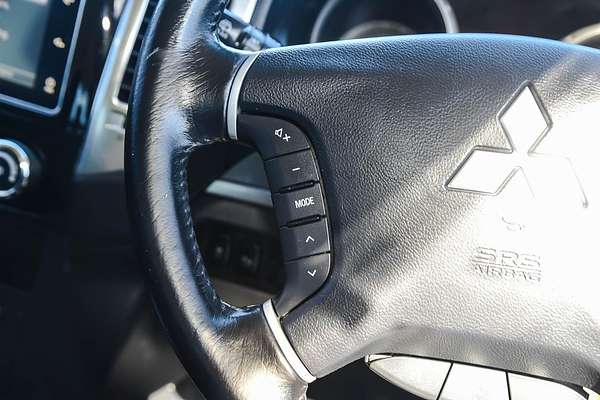 2016 Mitsubishi Pajero GLS NX
