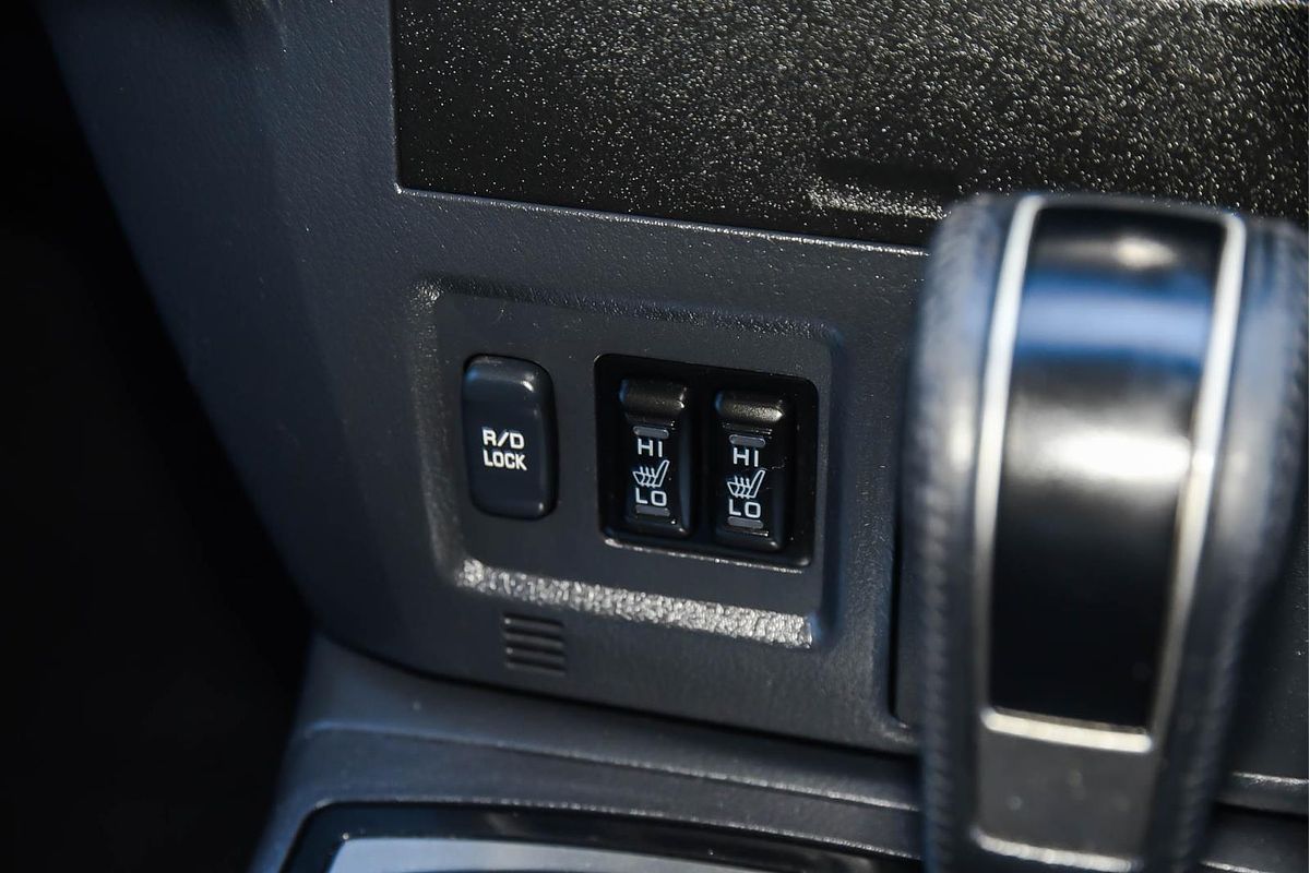 2016 Mitsubishi Pajero GLS NX