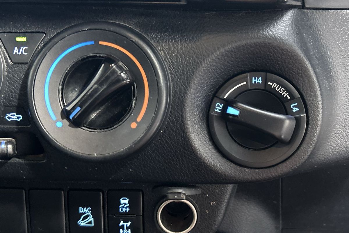 2020 Toyota Hilux SR GUN126R 4X4